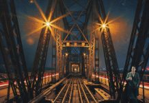 Cây cầu cô đơn