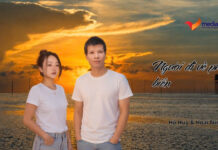 Người đi về phía biển